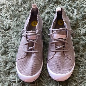 Tommy Bahama sneakers women’s 9 gray